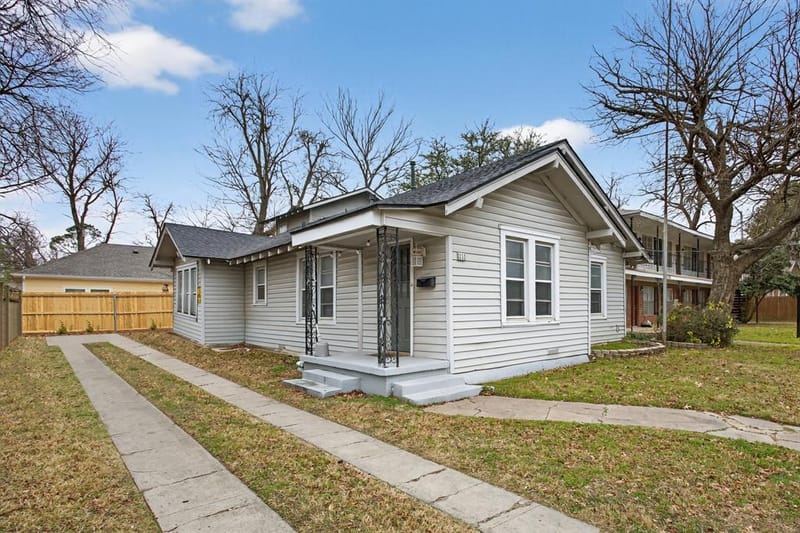 1111 N Austin Street, Denton TX 76201 - Photo 2