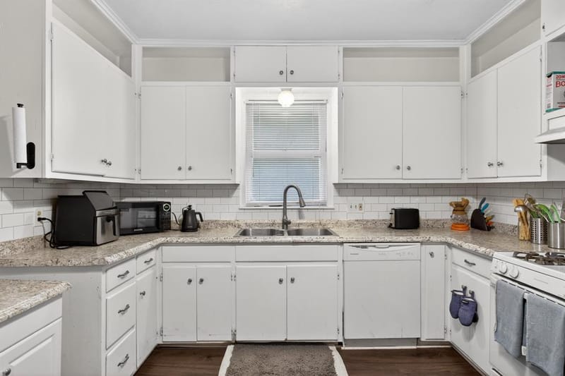 1111 N Austin Street, Denton TX 76201 - Photo 8