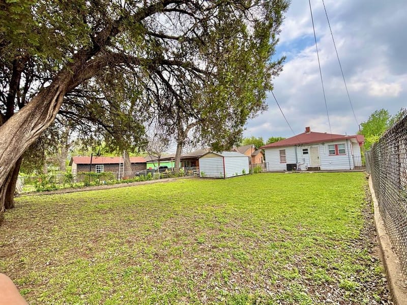 619 Delaware Street, Dallas TX 75208 - Photo 11