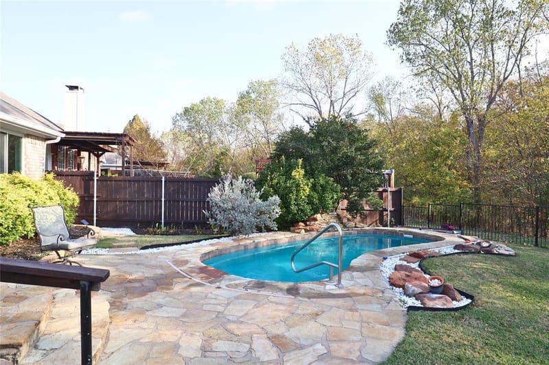 1706 Hollow Creek Court, Garland TX 75040 - Photo 3