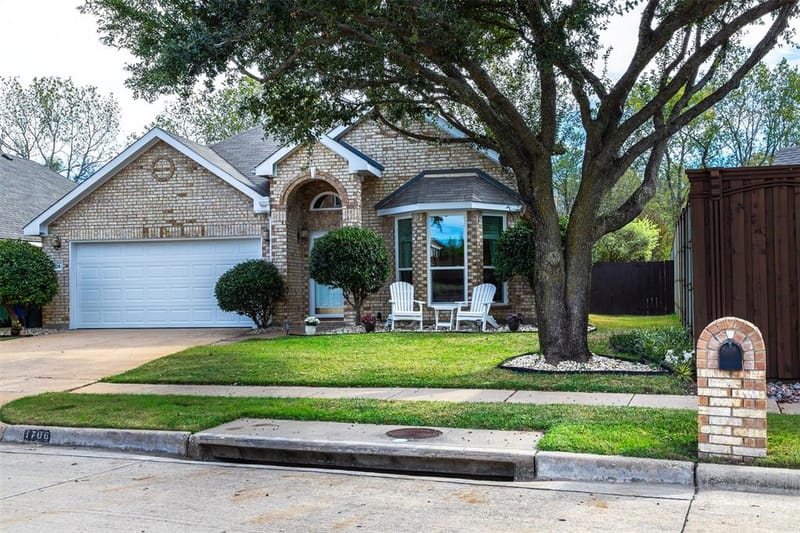 1706 Hollow Creek Court, Garland TX 75040 - Photo 5