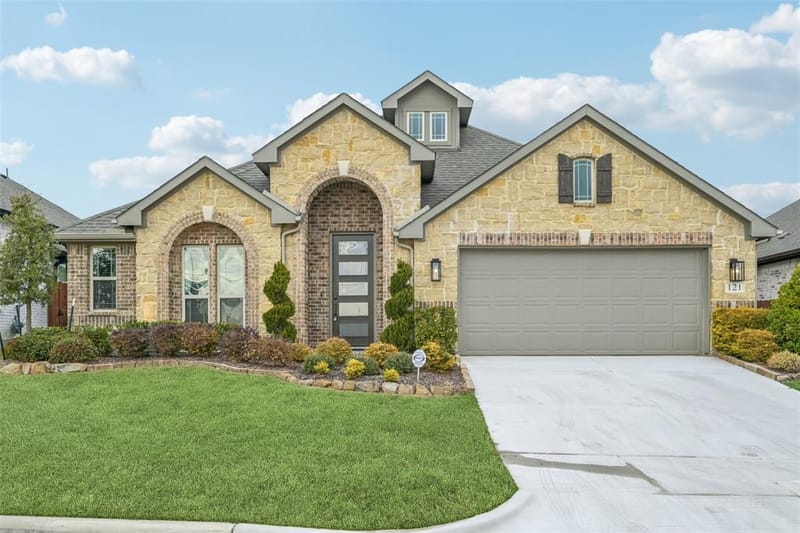 121 Emperor Oak Court, Balch Springs TX 75181
