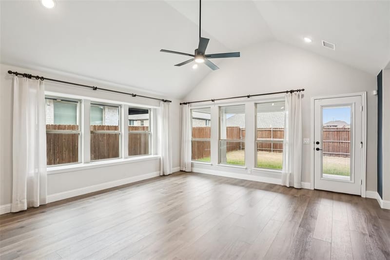 121 Emperor Oak Court, Balch Springs TX 75181 - Photo 10