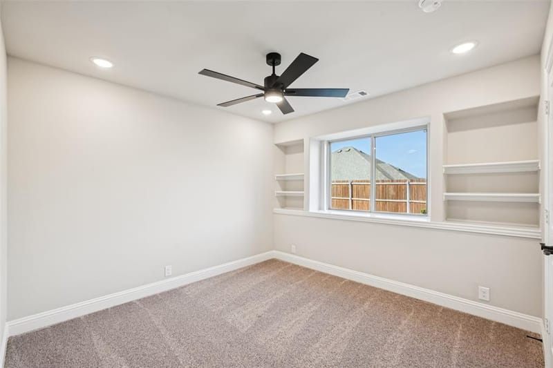 121 Emperor Oak Court, Balch Springs TX 75181 - Photo 15