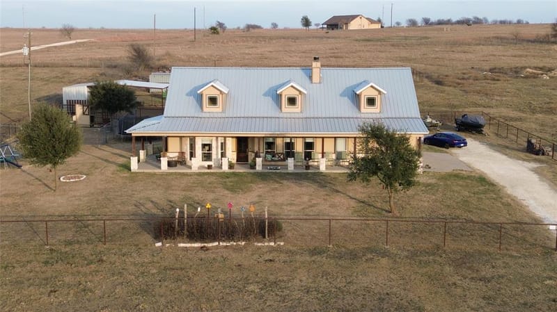 8928 County Road 1232, Godley TX 76044 - Photo 2
