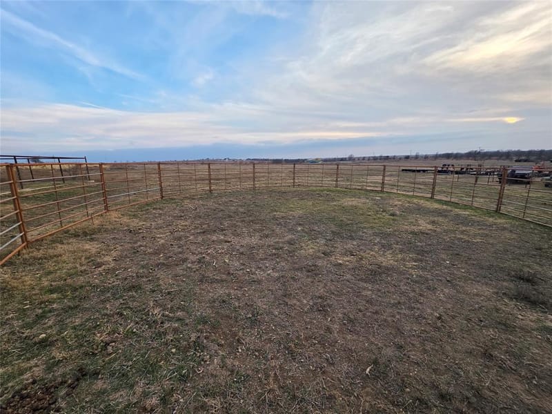 8928 County Road 1232, Godley TX 76044 - Photo 36