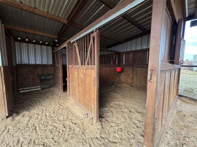 8928 County Road 1232, Godley TX 76044 - Photo 34