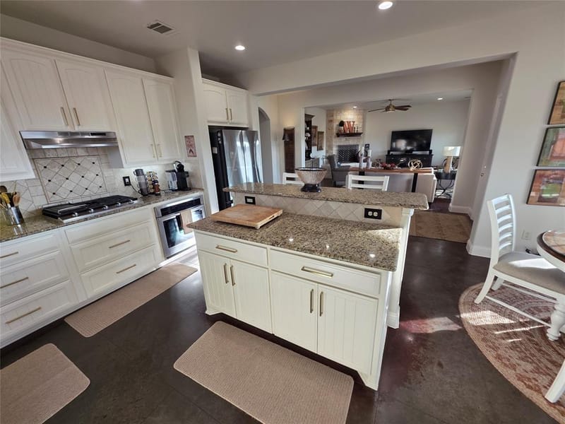 8928 County Road 1232, Godley TX 76044 - Photo 15