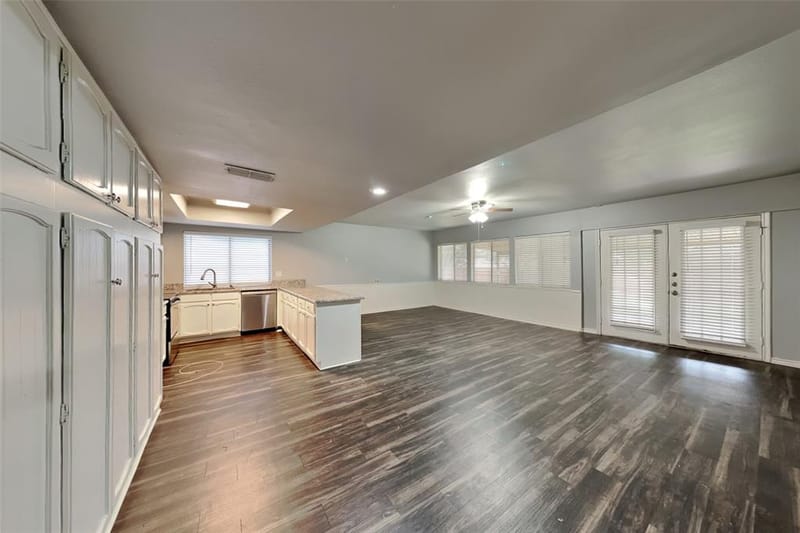 1711 Chesterfield Drive, Carrollton TX 75007 - Photo 6