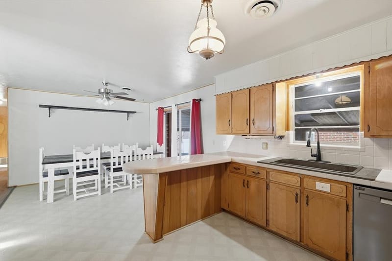 107 N 7th Street, Krum TX 76249 - Photo 14