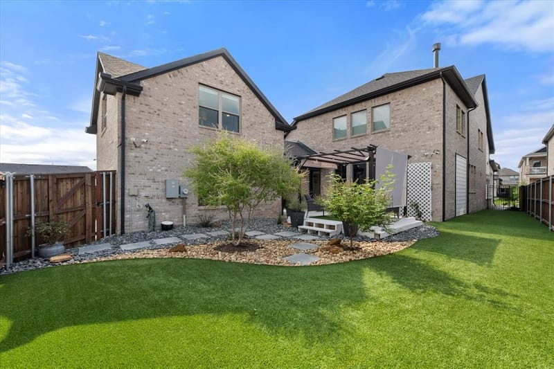 1429 Cypress Thorn Drive, Arlington TX 76005 - Photo 3