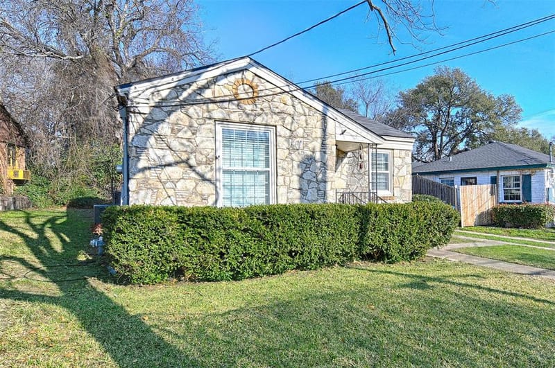 1707 Homewood Place, Dallas TX 75224 - Photo 2