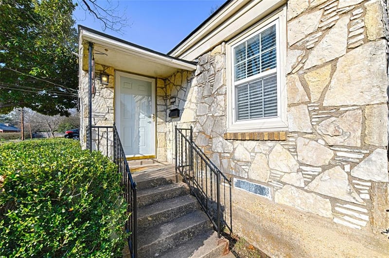 1707 Homewood Place, Dallas TX 75224 - Photo 3