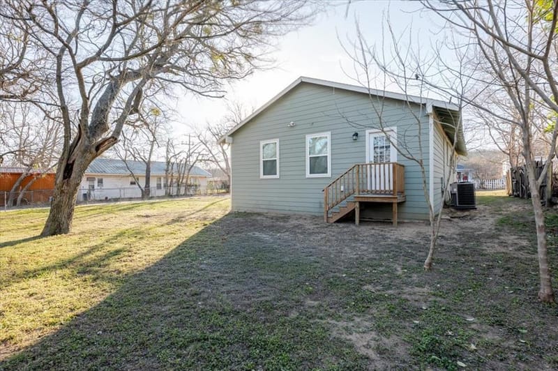 1302 NW 3rd Avenue, Mineral Wells TX 76067 - Photo 20