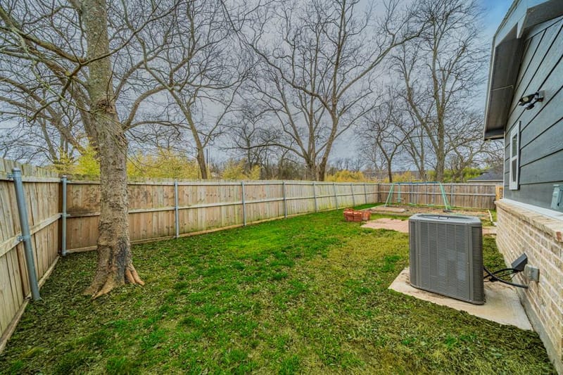 813 Jones Street, Greenville TX 75401 - Photo 20