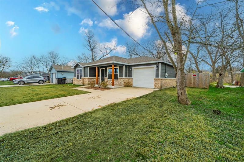 813 Jones Street, Greenville TX 75401 - Photo 18