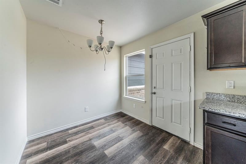 813 Jones Street, Greenville TX 75401 - Photo 8