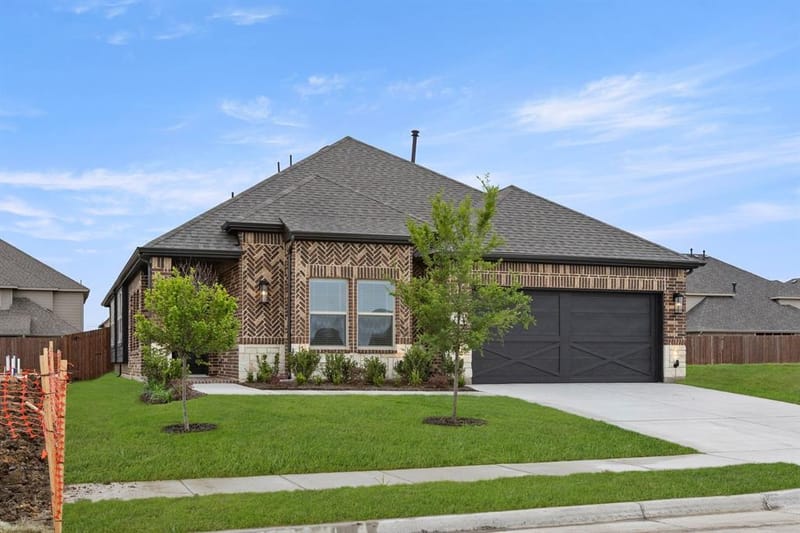 1315 Woodpecker Lane, Mansfield TX 76063