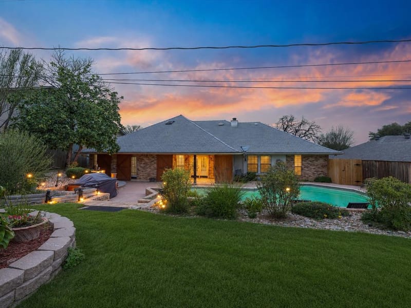 6606 Canalview Drive, Arlington TX 76016 - Photo 3