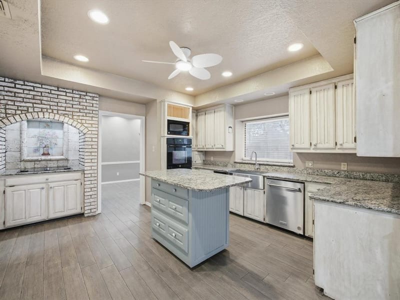 6606 Canalview Drive, Arlington TX 76016 - Photo 14