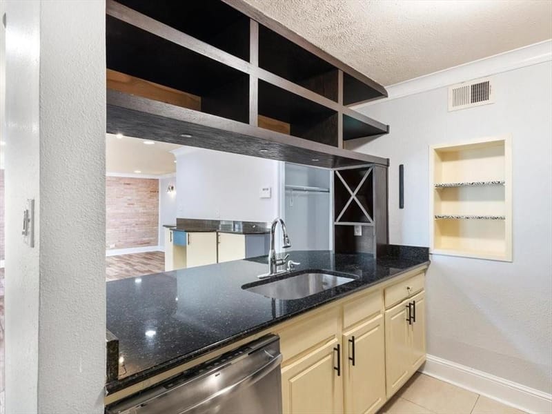 5915 E University Boulevard # 112, Dallas TX 75206 - Photo 17