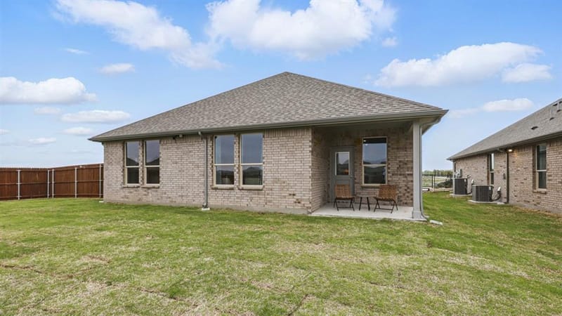 1913 PREAKNESS Drive, Granbury TX 76049 - Photo 37
