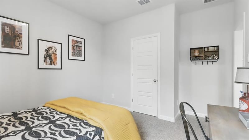1913 PREAKNESS Drive, Granbury TX 76049 - Photo 31