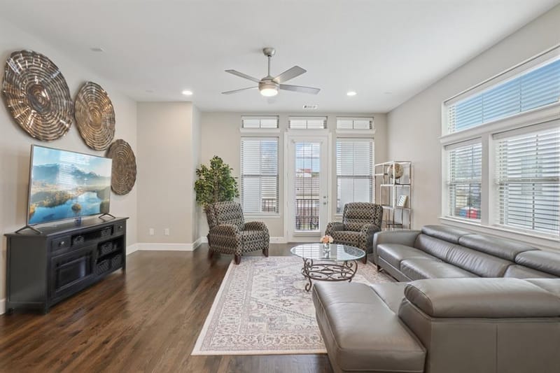 4200 Boyer Place, Dallas TX 75219 - Photo 2