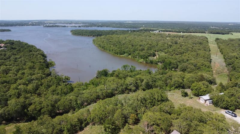 194 LAKEVIEW, Sunset TX 76270 - Photo 2
