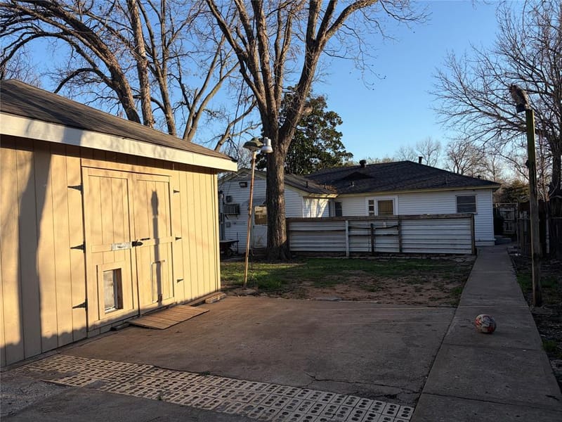 3013 Emmett Street, Dallas TX 75211 - Photo 23