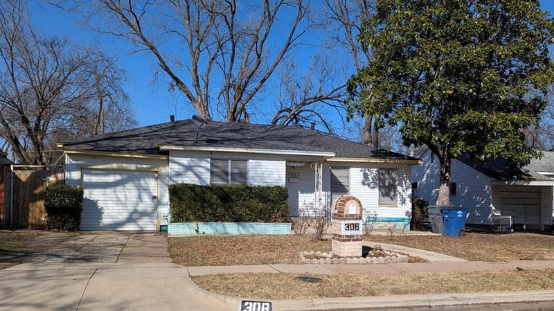 3013 Emmett Street, Dallas TX 75211 - Photo 2
