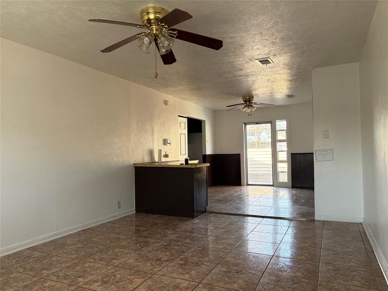3013 Emmett Street, Dallas TX 75211 - Photo 6
