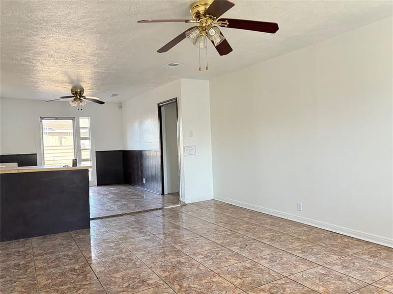 3013 Emmett Street, Dallas TX 75211 - Photo 7