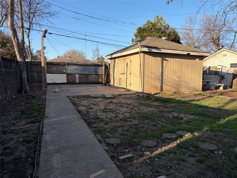 3013 Emmett Street, Dallas TX 75211 - Photo 18