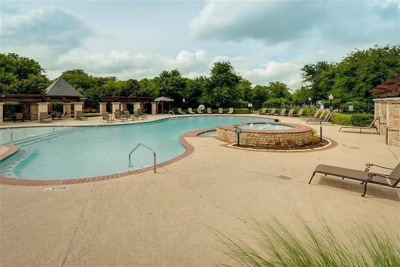 2703 Waterway Drive, Grand Prairie TX 75054 - Photo 18