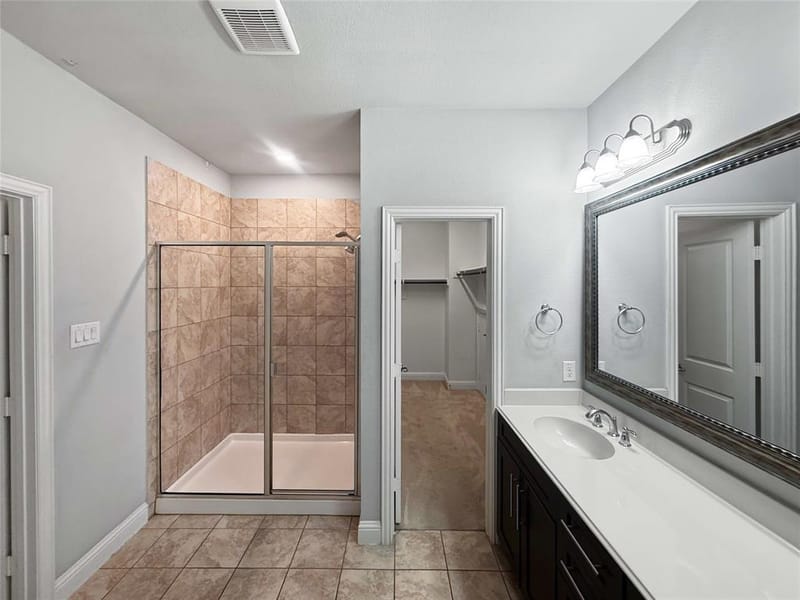 573 W Royal Lane, Irving TX 75039 - Photo 22