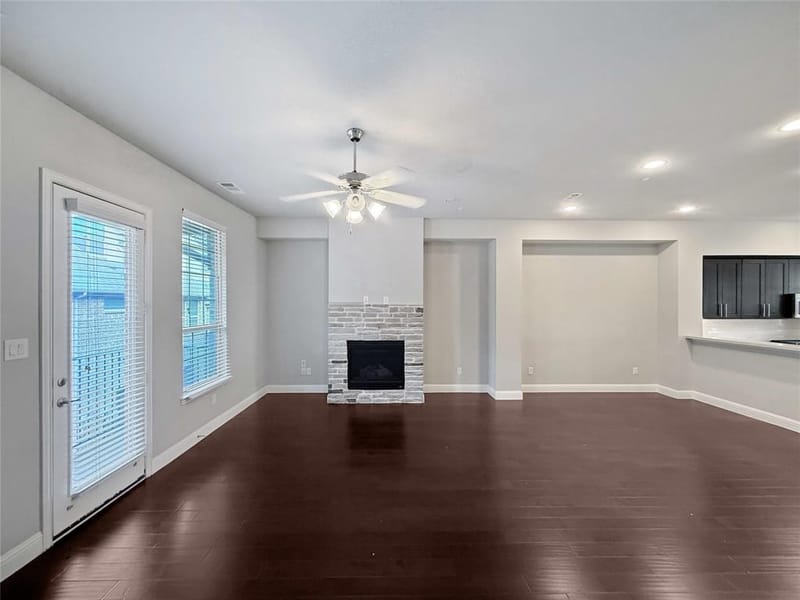 573 W Royal Lane, Irving TX 75039 - Photo 5