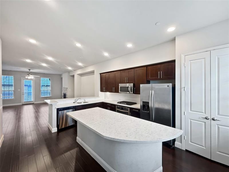 573 W Royal Lane, Irving TX 75039 - Photo 14