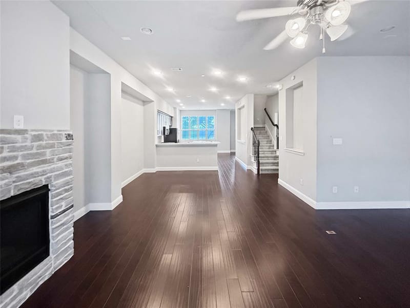 573 W Royal Lane, Irving TX 75039 - Photo 8