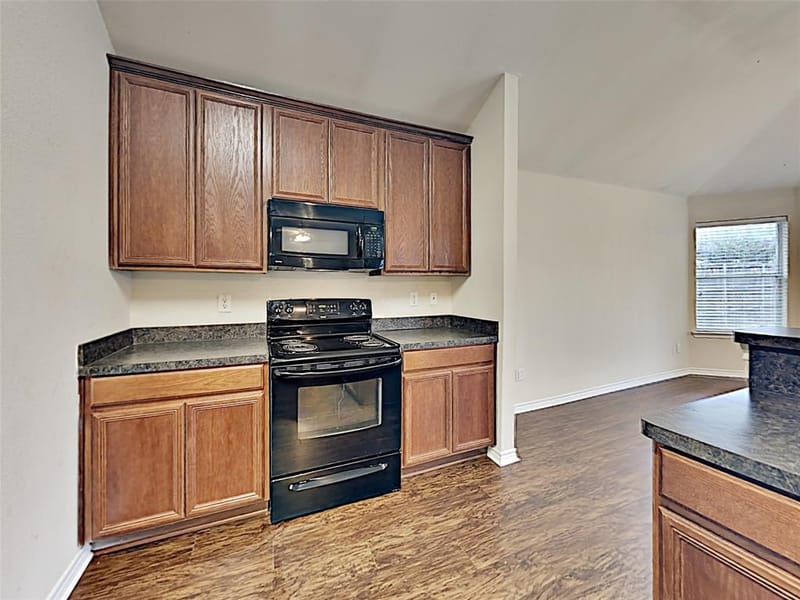 4408 Fox Meadows Lane, Mansfield TX 76063 - Photo 9