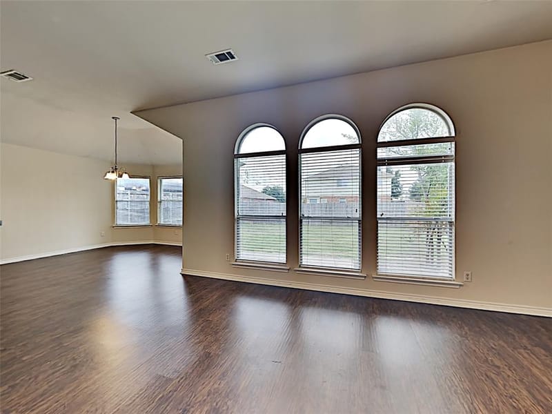 4408 Fox Meadows Lane, Mansfield TX 76063 - Photo 4