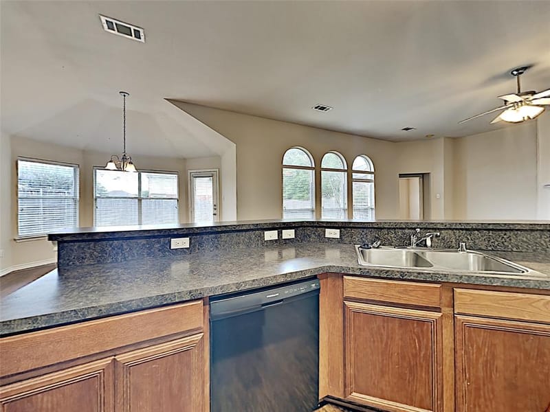 4408 Fox Meadows Lane, Mansfield TX 76063 - Photo 8