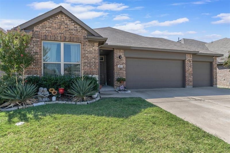 401 Evans Drive, Van Alstyne TX 75495