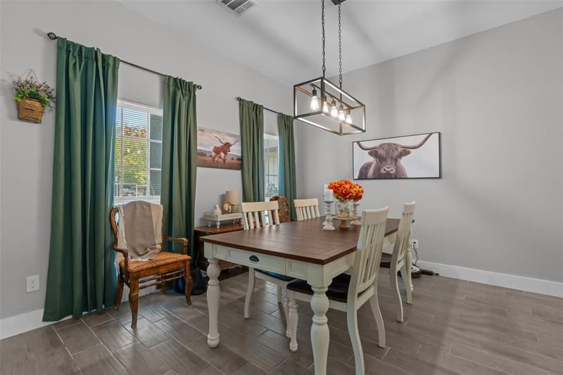 325 Berryhill Drive, Springtown TX 76082 - Photo 6