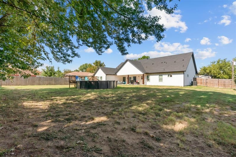 325 Berryhill Drive, Springtown TX 76082 - Photo 28