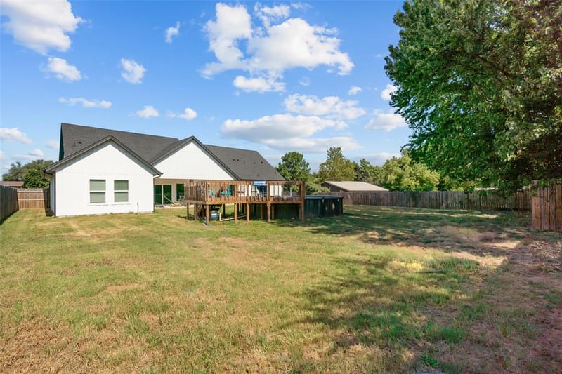 325 Berryhill Drive, Springtown TX 76082 - Photo 29