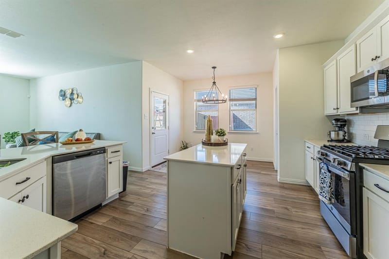 1240 Almond Road, Azle TX 76020 - Photo 6