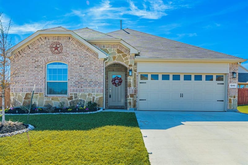 1240 Almond Road, Azle TX 76020