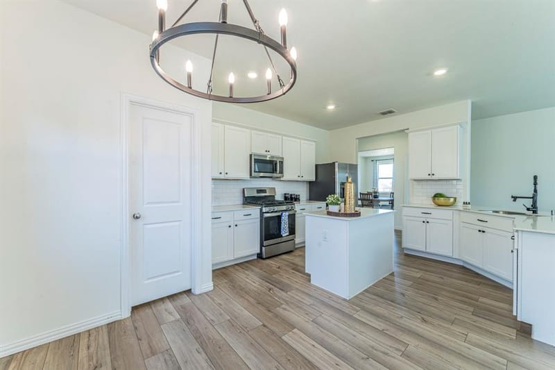 1240 Almond Road, Azle TX 76020 - Photo 9