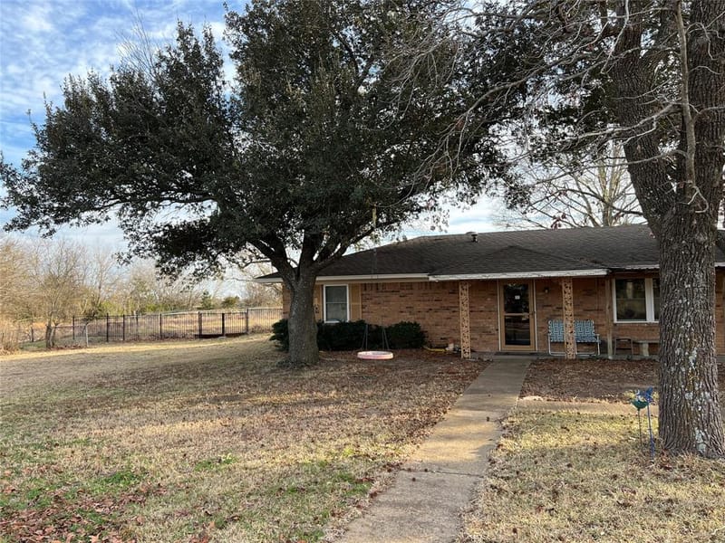 1053 MARY Street, Quinlan TX 75474 - Photo 2